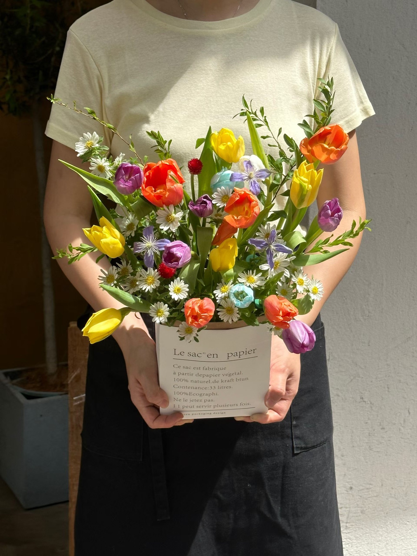 杭州教师节送老师花礼合集,彩色郁金香小雏菊手提花桶真实作品参考