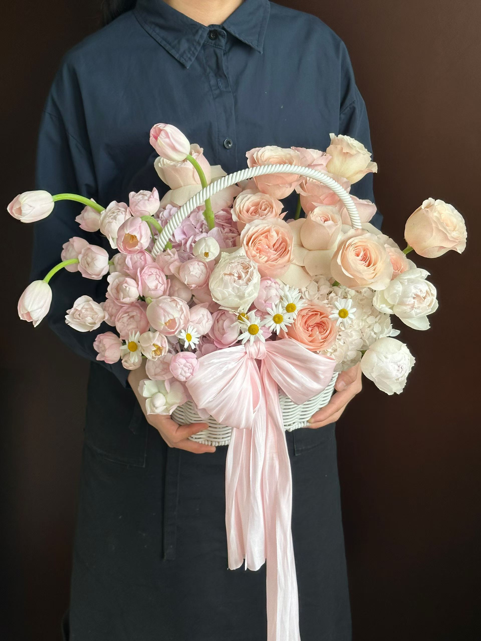 杭州粉色郁金香玫瑰花篮实拍｜送女朋友生日纪念日花礼