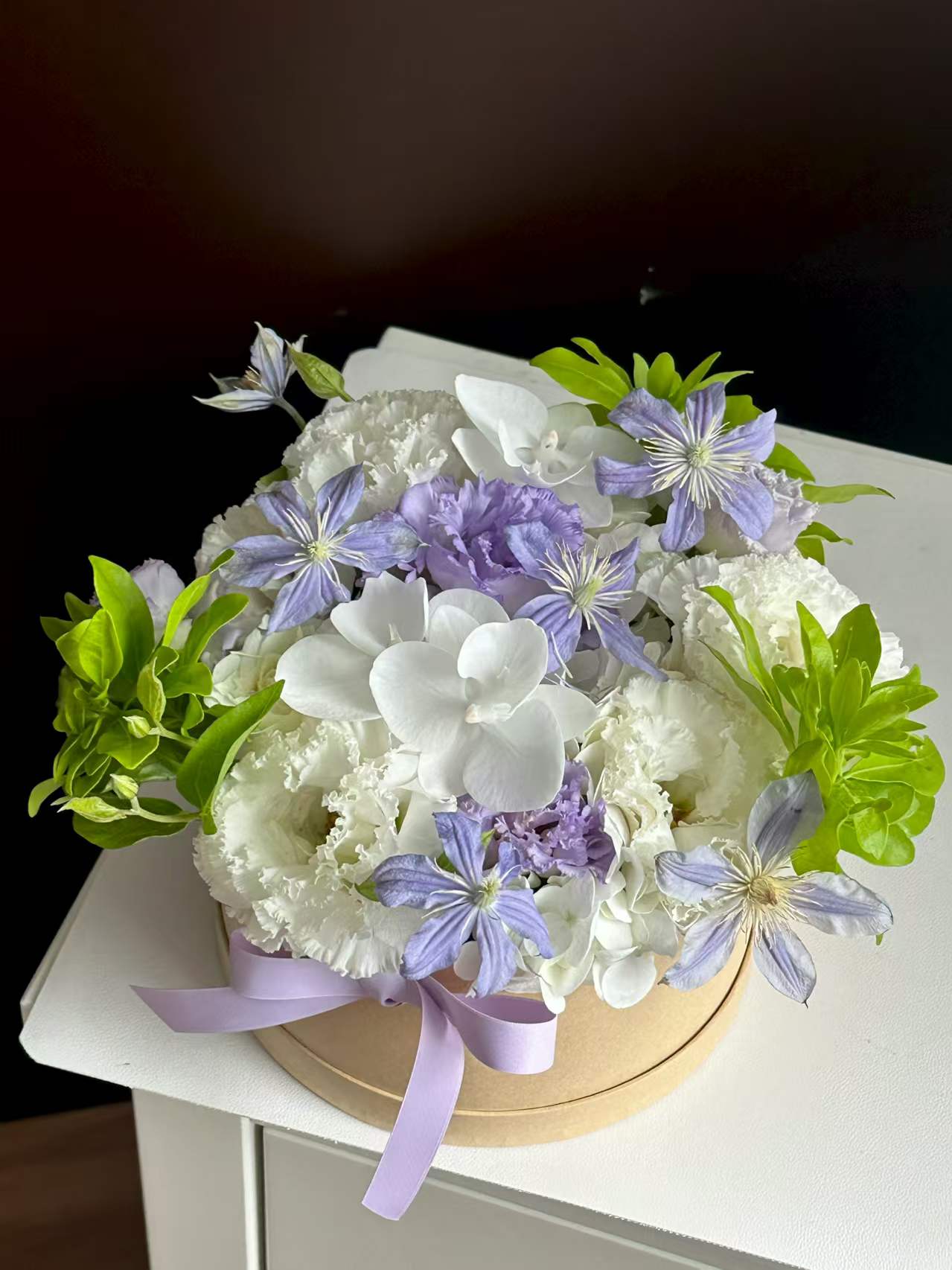 杭州白紫铁线莲花盒｜办公桌花和餐桌花真实作品